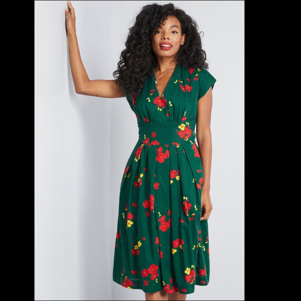 NWT sz L Emily & Fin Saunter Sweetly Green Dress